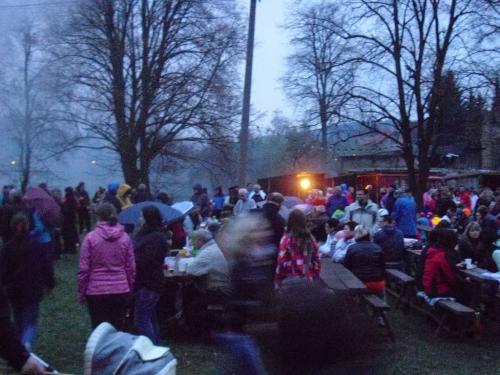 Pálení čarodějnic 2013&nbsp;na Sokolské louce ve&nbsp;Velkých Hamrech